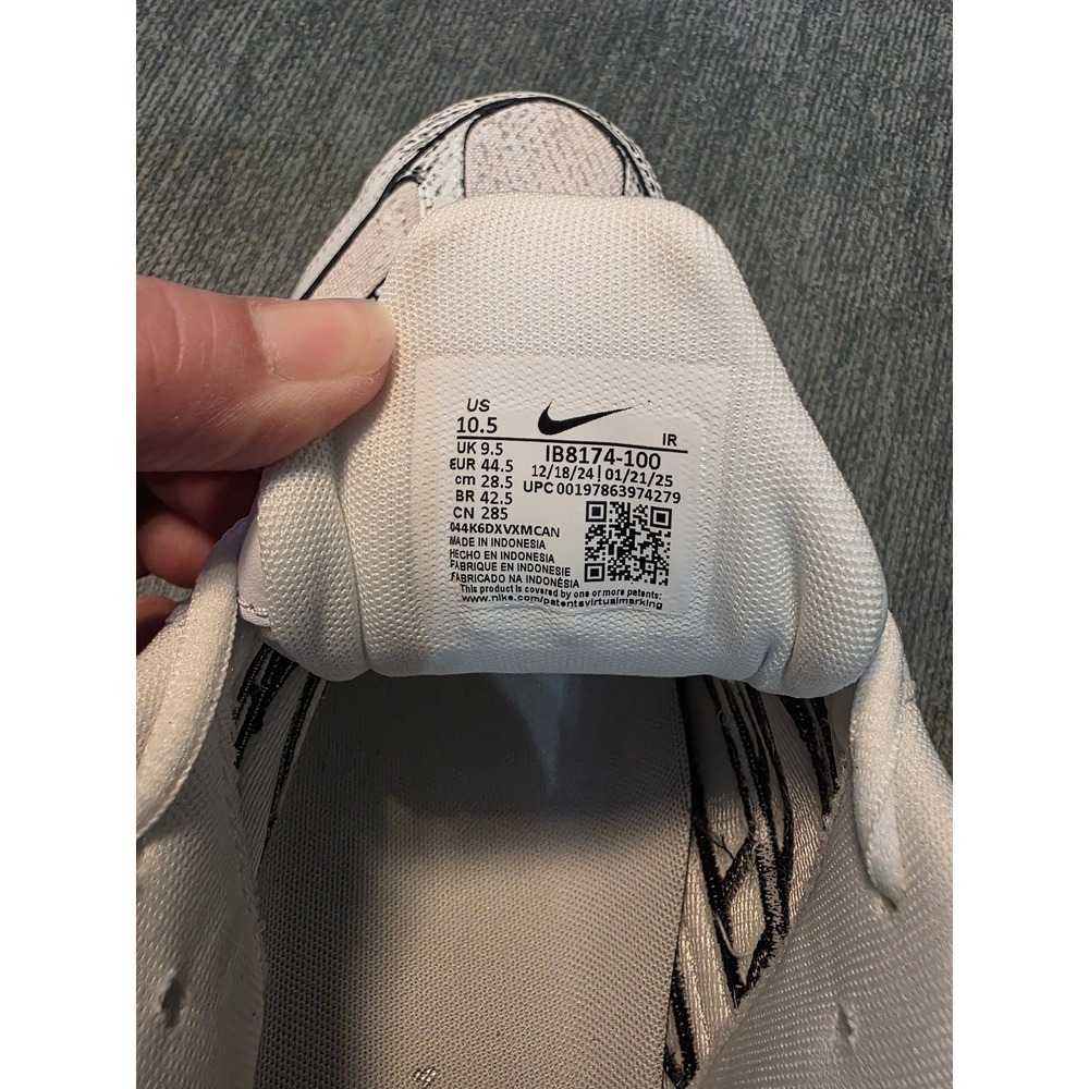 Nike Shox R4 White Black Metallic Silver Graphic IB8174-100 Mens 10.5 - Picture 3 of 6